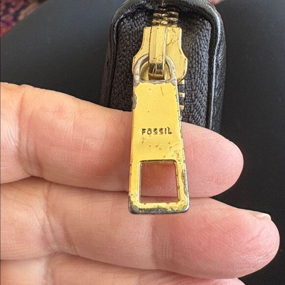 Fossil Leather Zip Around Long Wallet - Picture 14 of 14